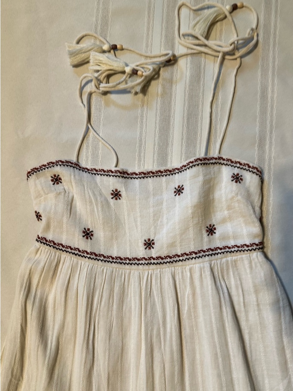 American Eagle Outfitters Cream Maxi Dress with Mauve Floral Trim - Picture 12 of 16